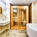 Luxurious In With Sauna Apartman Hel